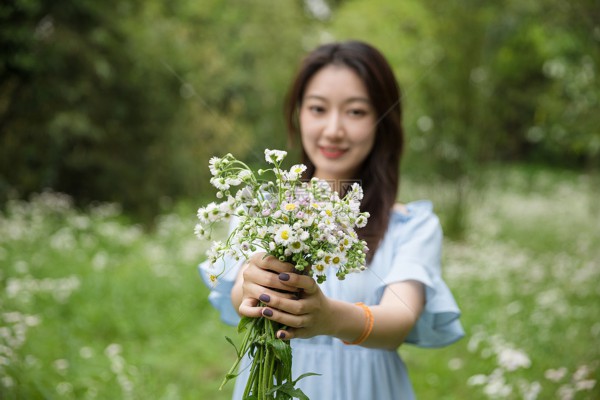 玉米须煲水，改善便秘，养生保健的必备良方